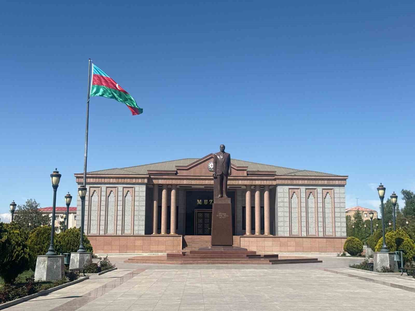 Iğdır-Nahçıvan doğal gaz boru hattı Nahçıvan’da sevinçle karşılandı