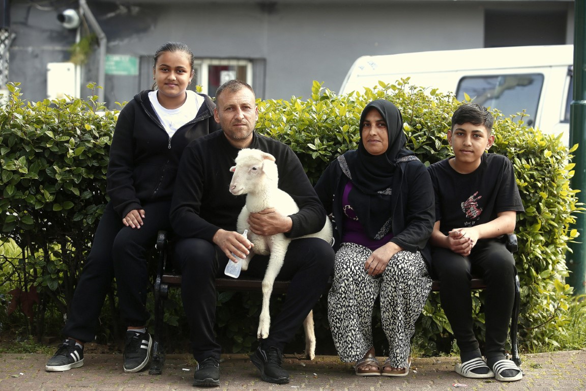 Kuzuya evlatları gibi bakıyorlar