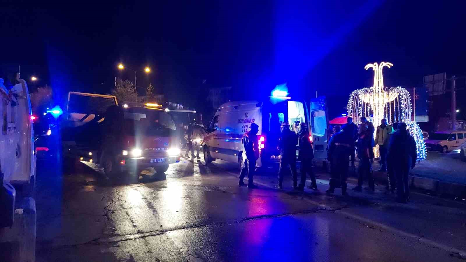 Erzurum’da freni tutmayan kamyonet 6 aracı biçti: 7 yaralı