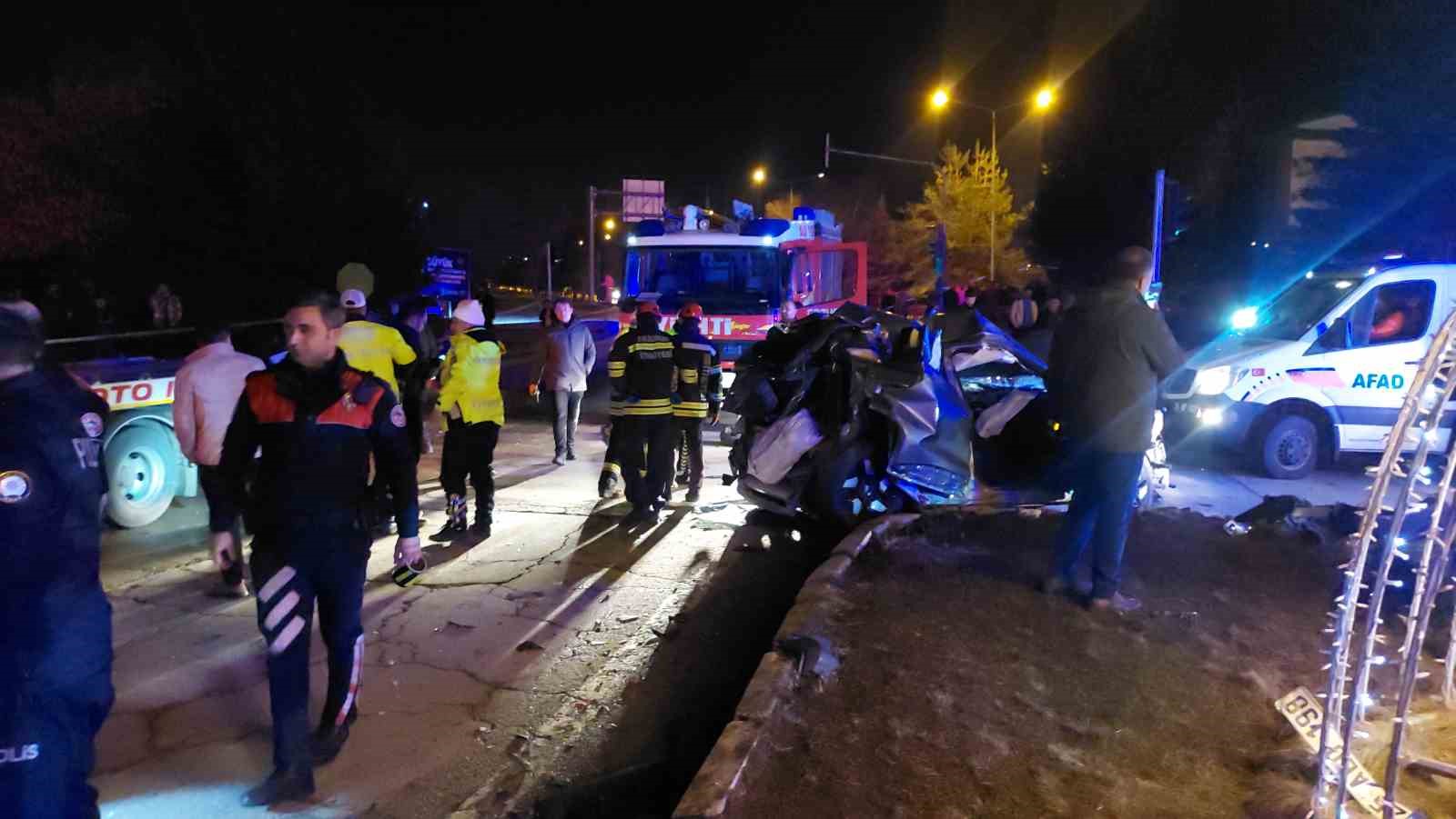 Erzurum’da freni tutmayan kamyonet 6 aracı biçti: 7 yaralı