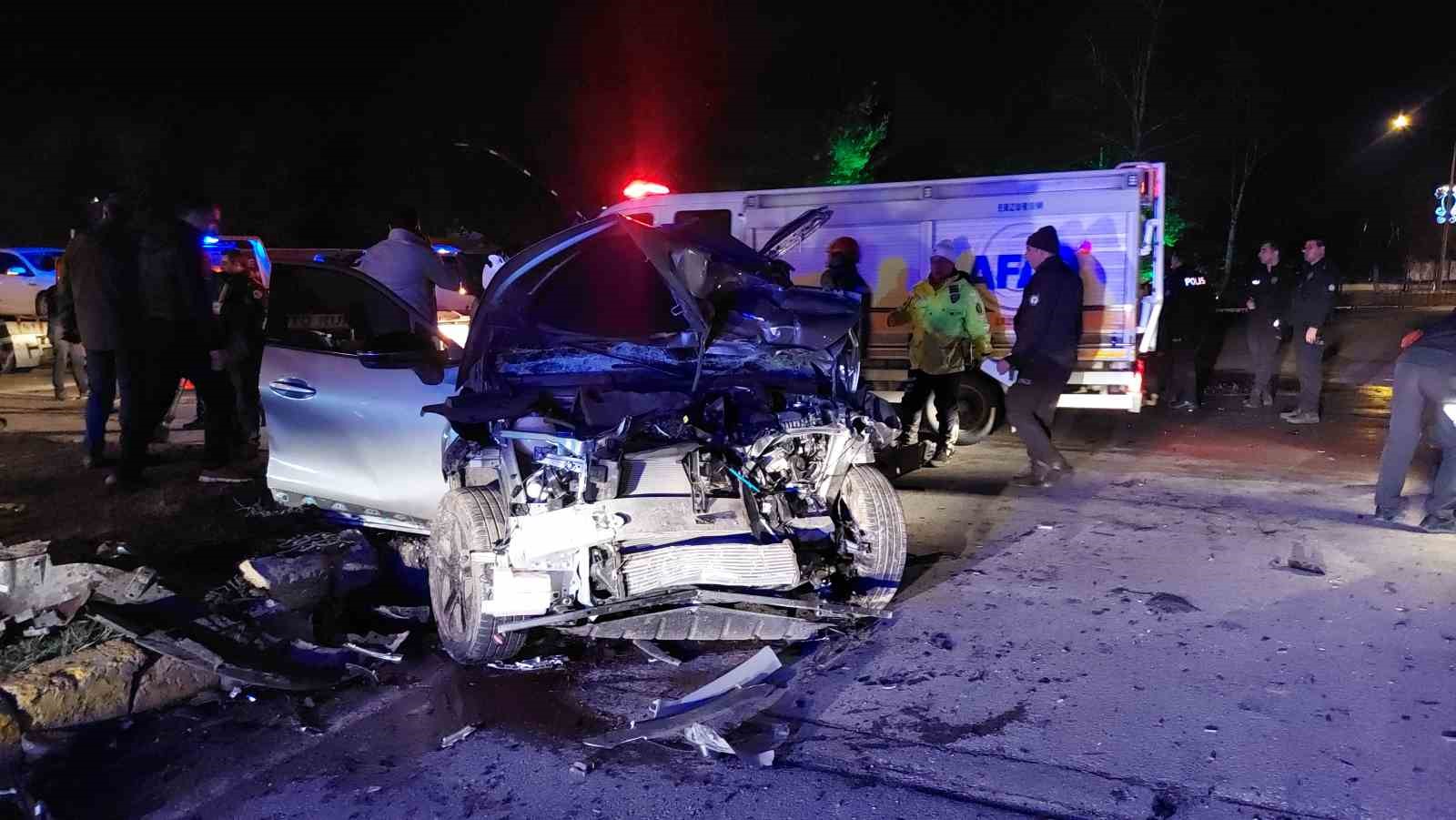 Erzurum’da freni tutmayan kamyonet 6 aracı biçti: 7 yaralı