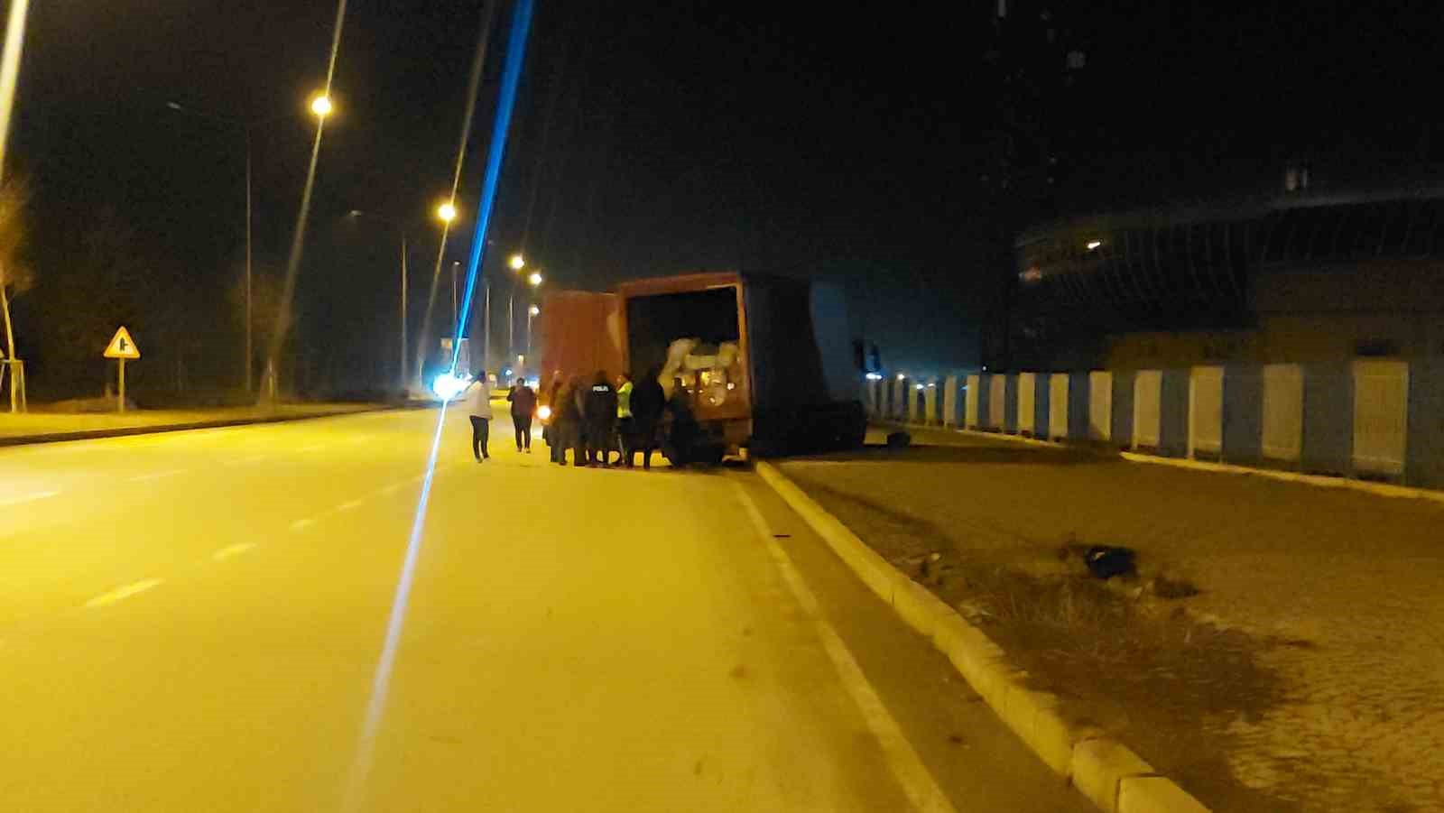 Erzurum’da freni tutmayan kamyonet 6 aracı biçti: 7 yaralı