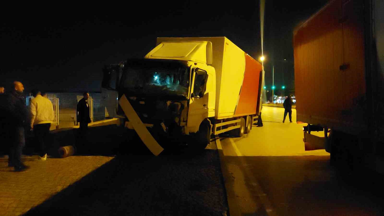 Erzurum’da freni tutmayan kamyonet 6 aracı biçti: 7 yaralı