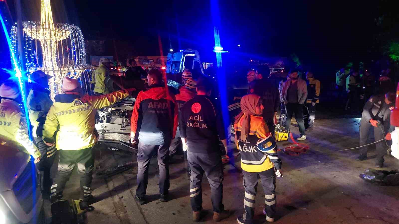 Erzurum’da freni tutmayan kamyonet 6 aracı biçti: 7 yaralı