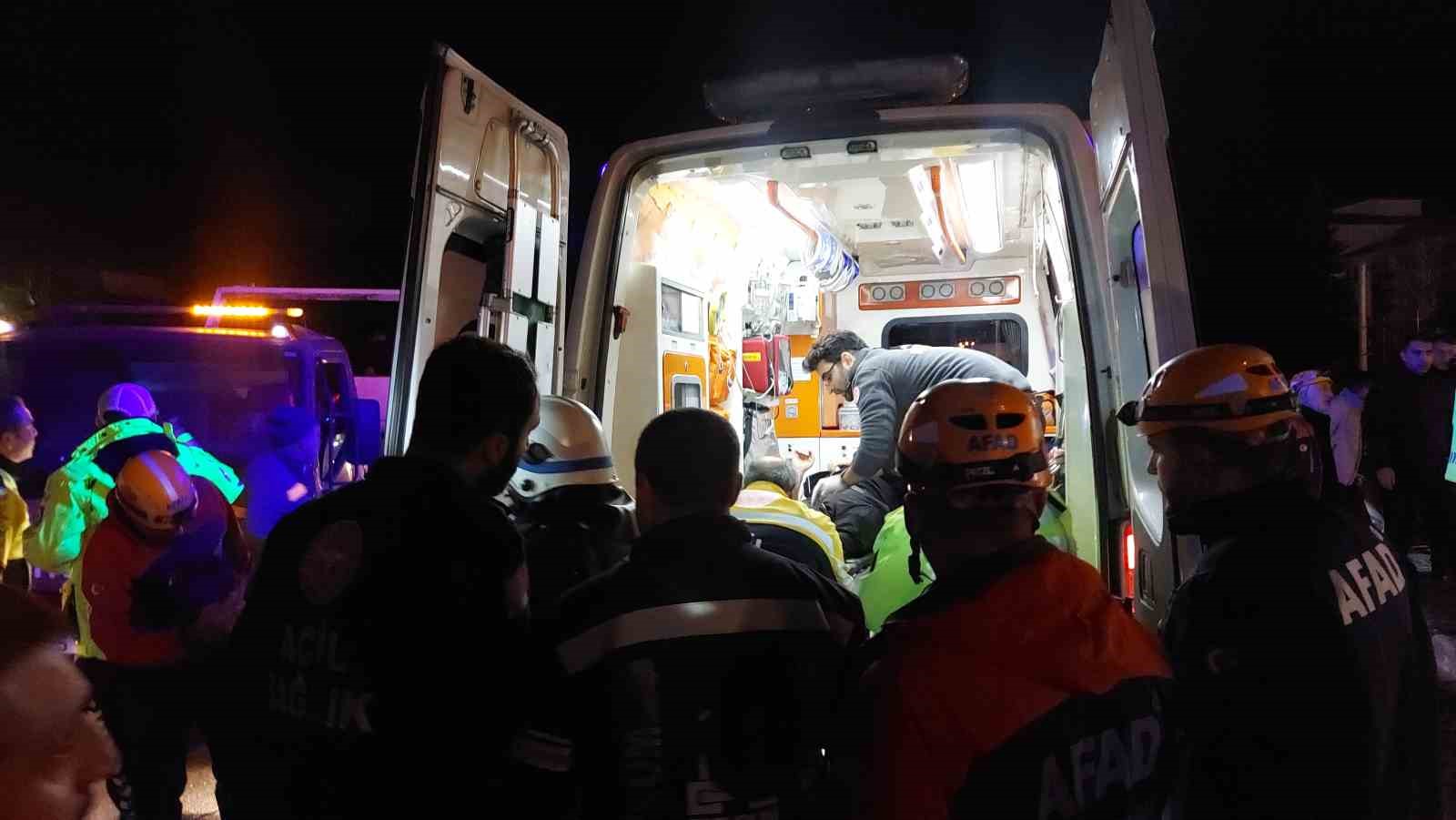 Erzurum’da freni tutmayan kamyonet 6 aracı biçti: 7 yaralı