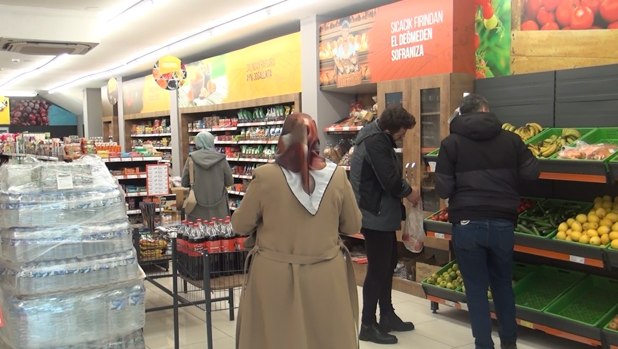 Ahlat’ta vatandaşlar boykot çağrısına uymadı