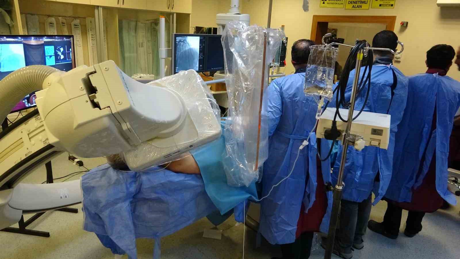 Kardiyoloji dünyası Van’da buluştu