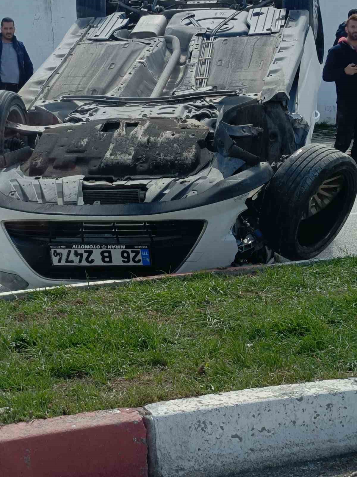Erciş’te otomobille hafif ticari araç çarpıştı: 5 yaralı