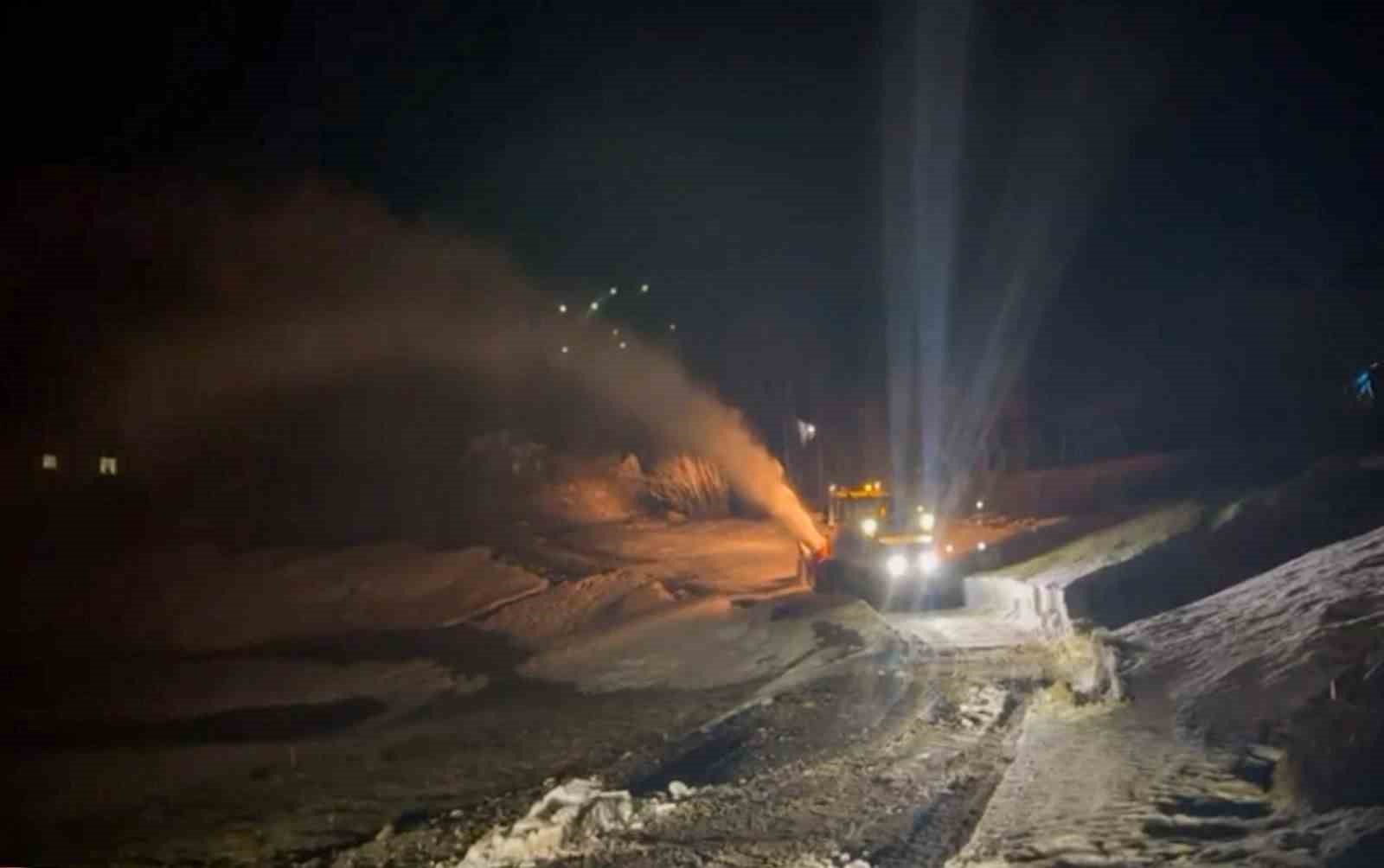 Van’da 4 aydır kapalı olan yol ulaşıma açıldı