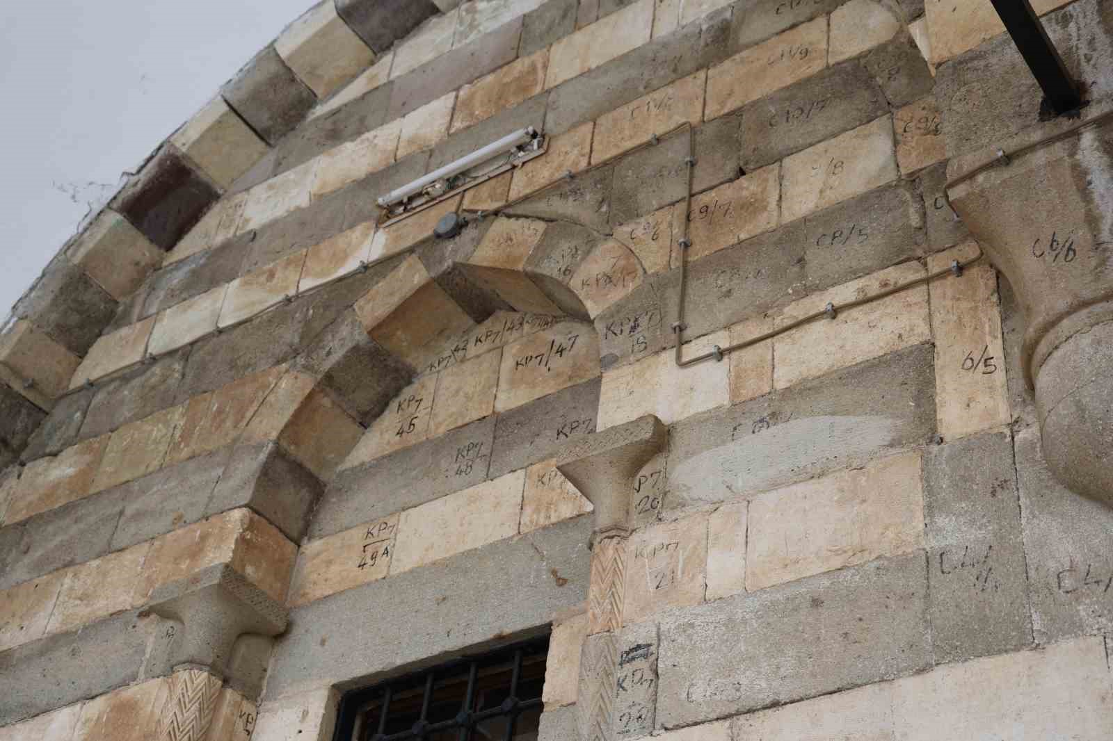 Türkiye’nin ilk taşınan tarihi camisi Sungur Bey, cemaatini ağırlamaya devam ediyor