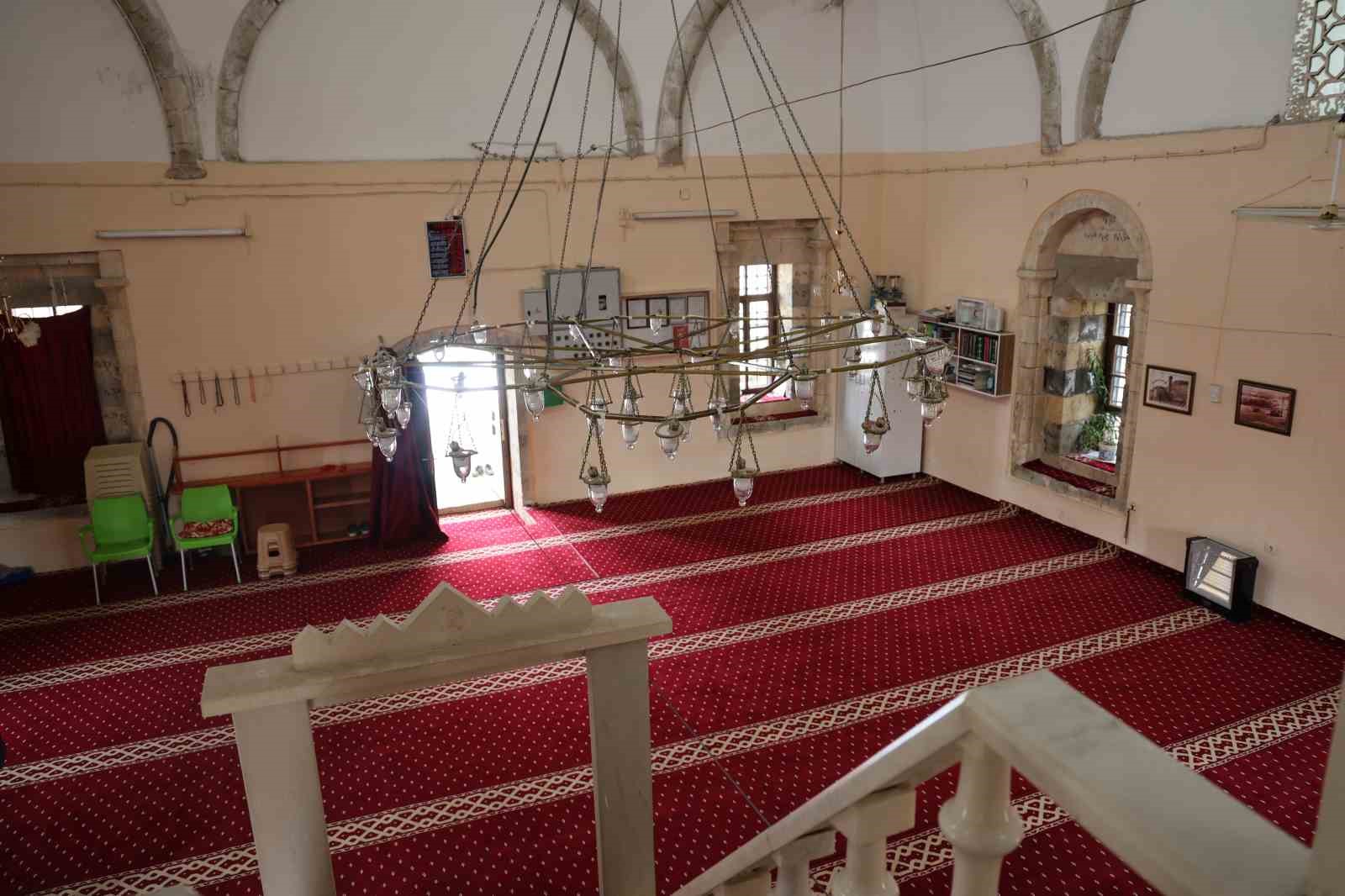 Türkiye’nin ilk taşınan tarihi camisi Sungur Bey, cemaatini ağırlamaya devam ediyor