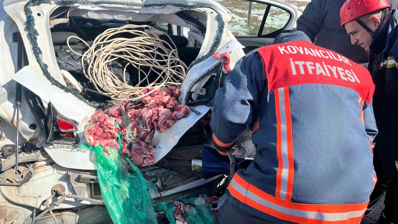 Elazığ’da greyder ile otomobil çarpıştı: 1 yaralı