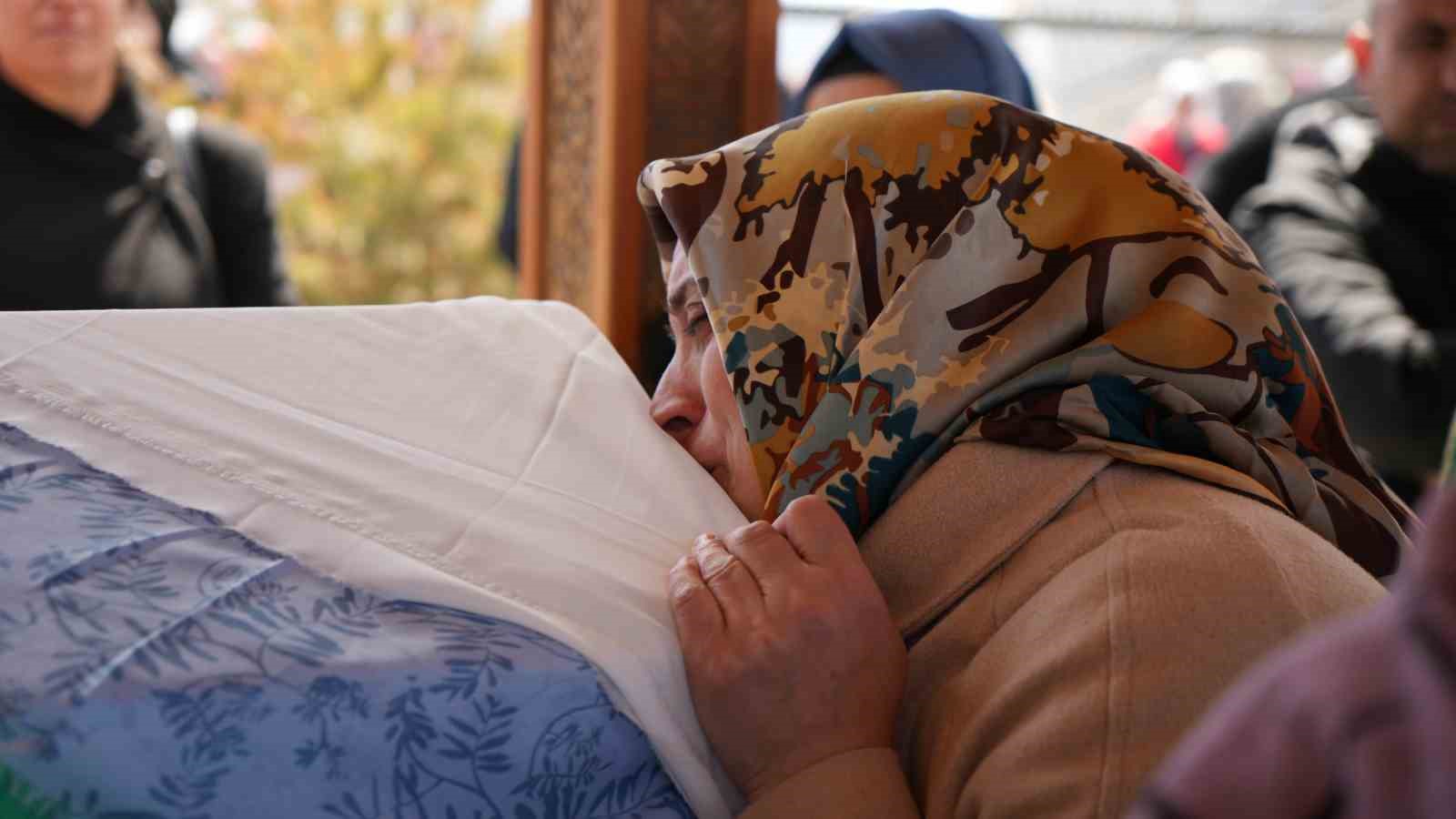 Erzurum’da kızı vahşice katledilen bir annenin feryadı