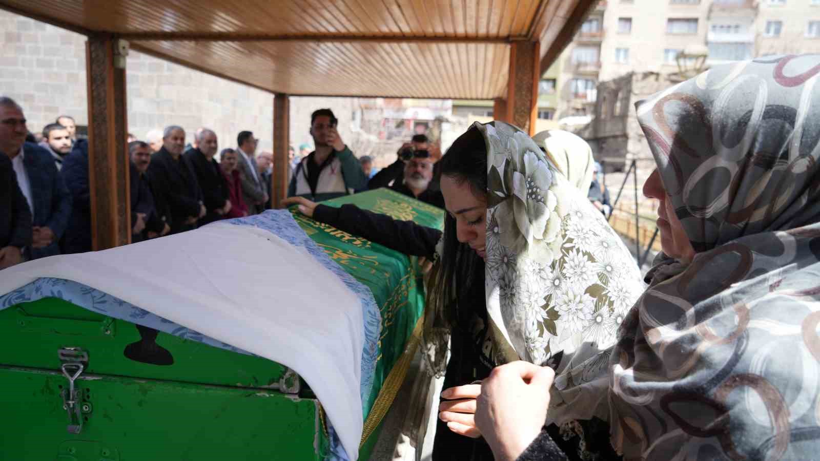 Erzurum’da kızı vahşice katledilen bir annenin feryadı