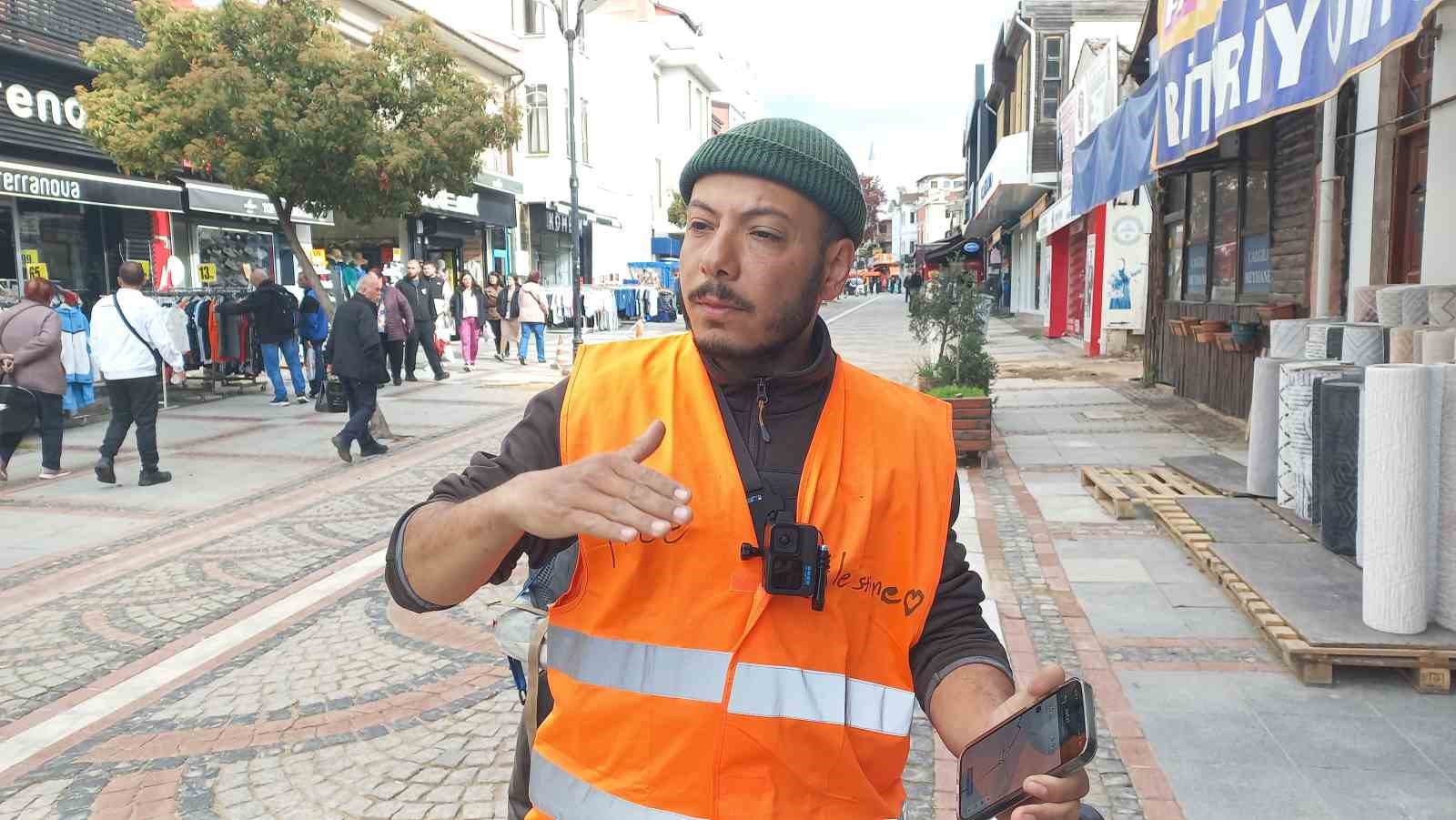 Bisikletle kutsal topraklara pedal çeviriyor