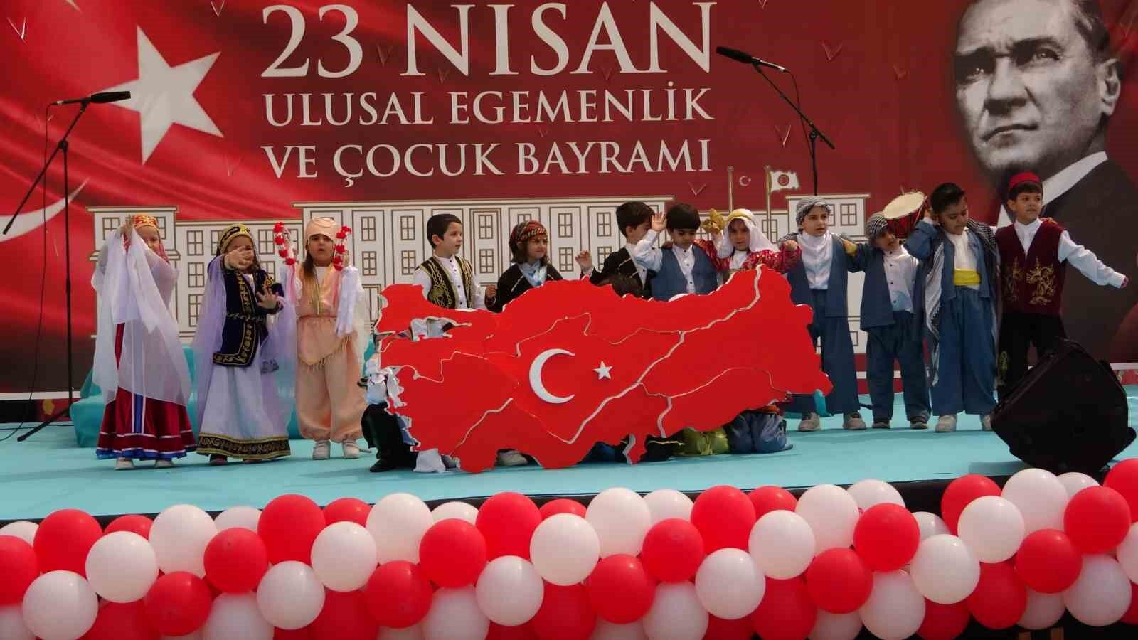 Van’da 23 Nisan coşkuyla kutlandı