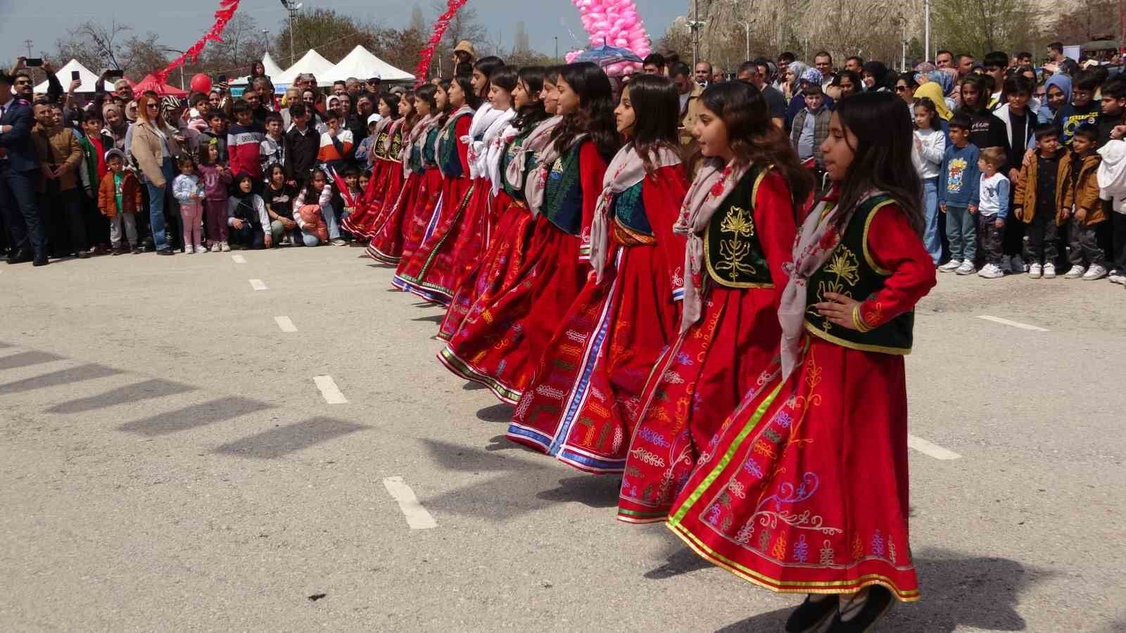 Van’da 23 Nisan coşkuyla kutlandı