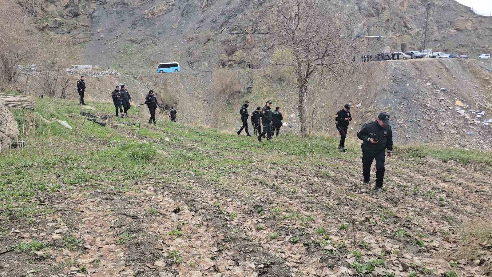 Hakkari’de kayıp kadını arama çalışması devam ediyor