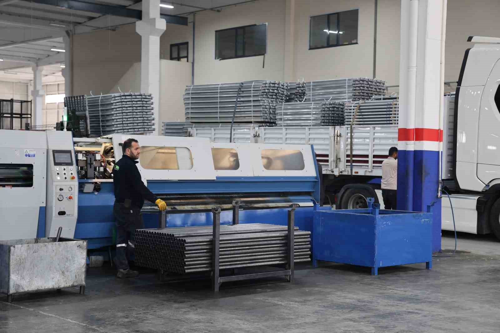 İstanbul’daki yoğunluktan kaçıp Diyarbakır’da kurdukları fabrikadan 10 ülkeye ihracat