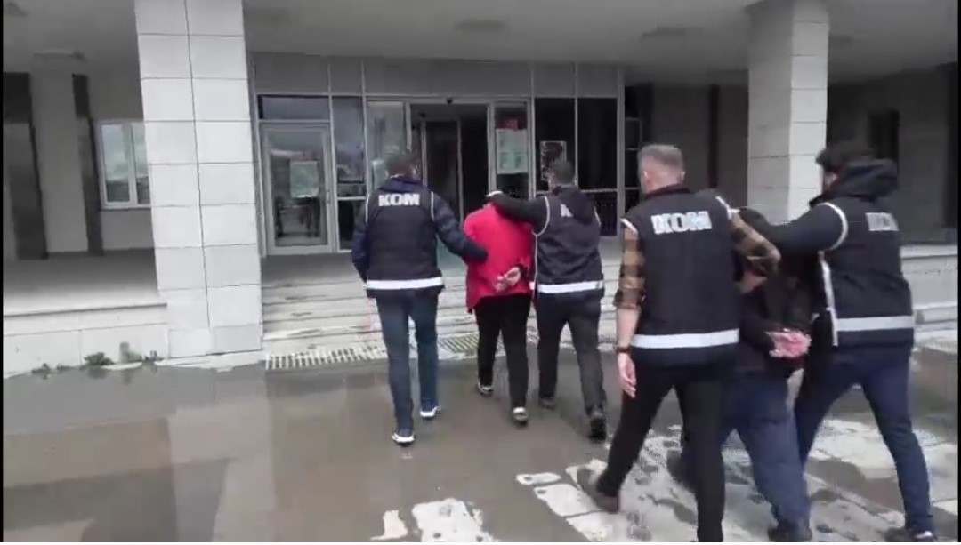 Van’da 13 adreste çok sayıda silah ve mühimmat ele geçirildi