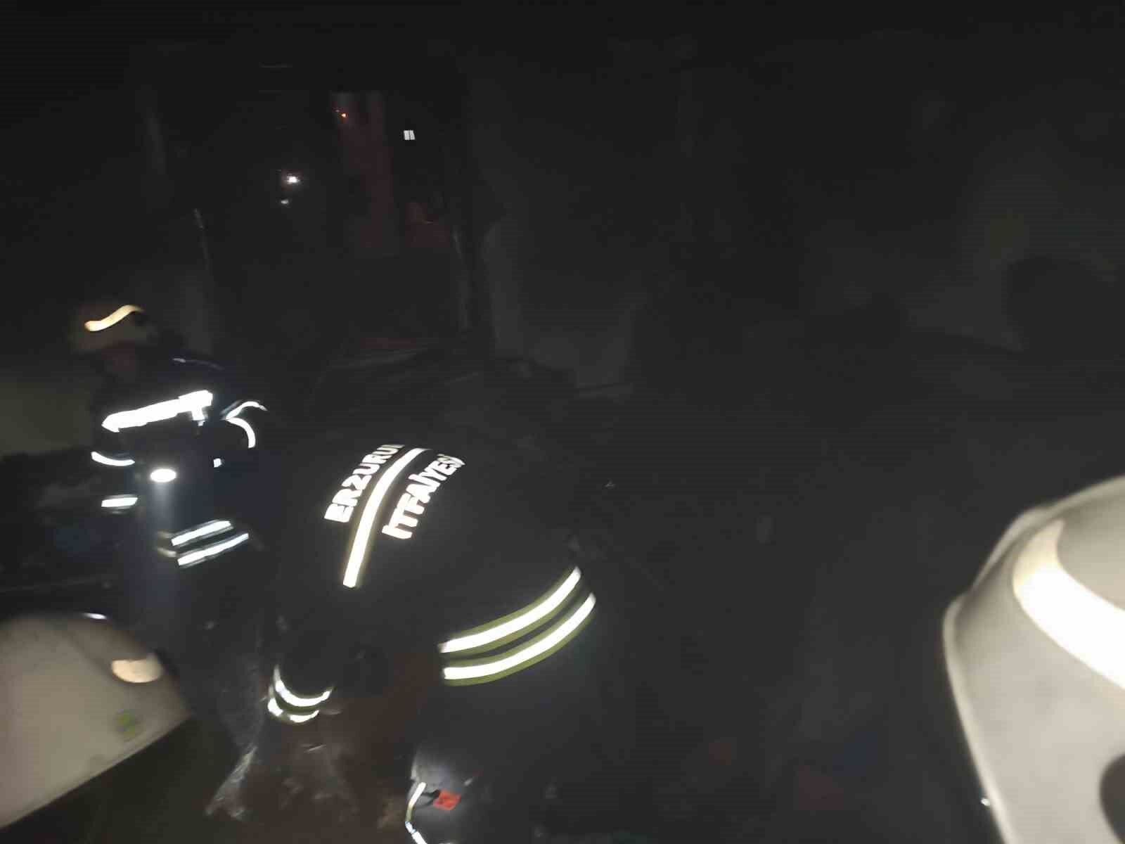 Boşanma aşamasındaki eşinin evini ateşe verdi