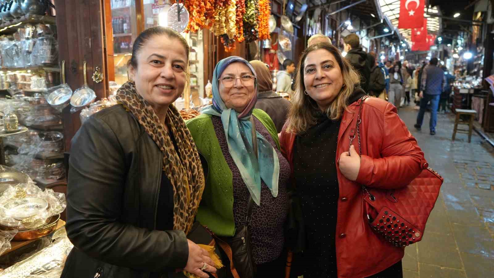 Boykot Gaziantep’e uğramadı: Çarşı-pazardaki yoğunluk dikkat çekti