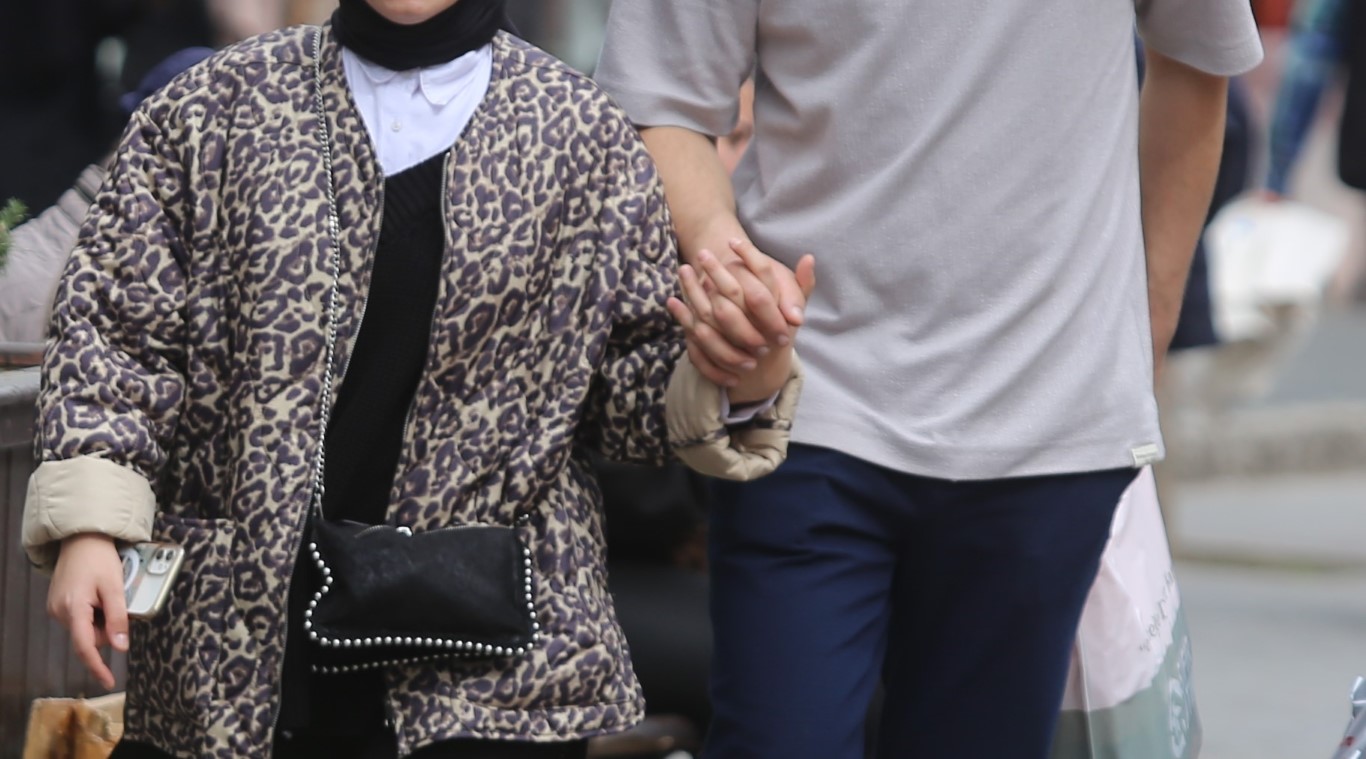 Artık düğünde takılan takılar avukatın