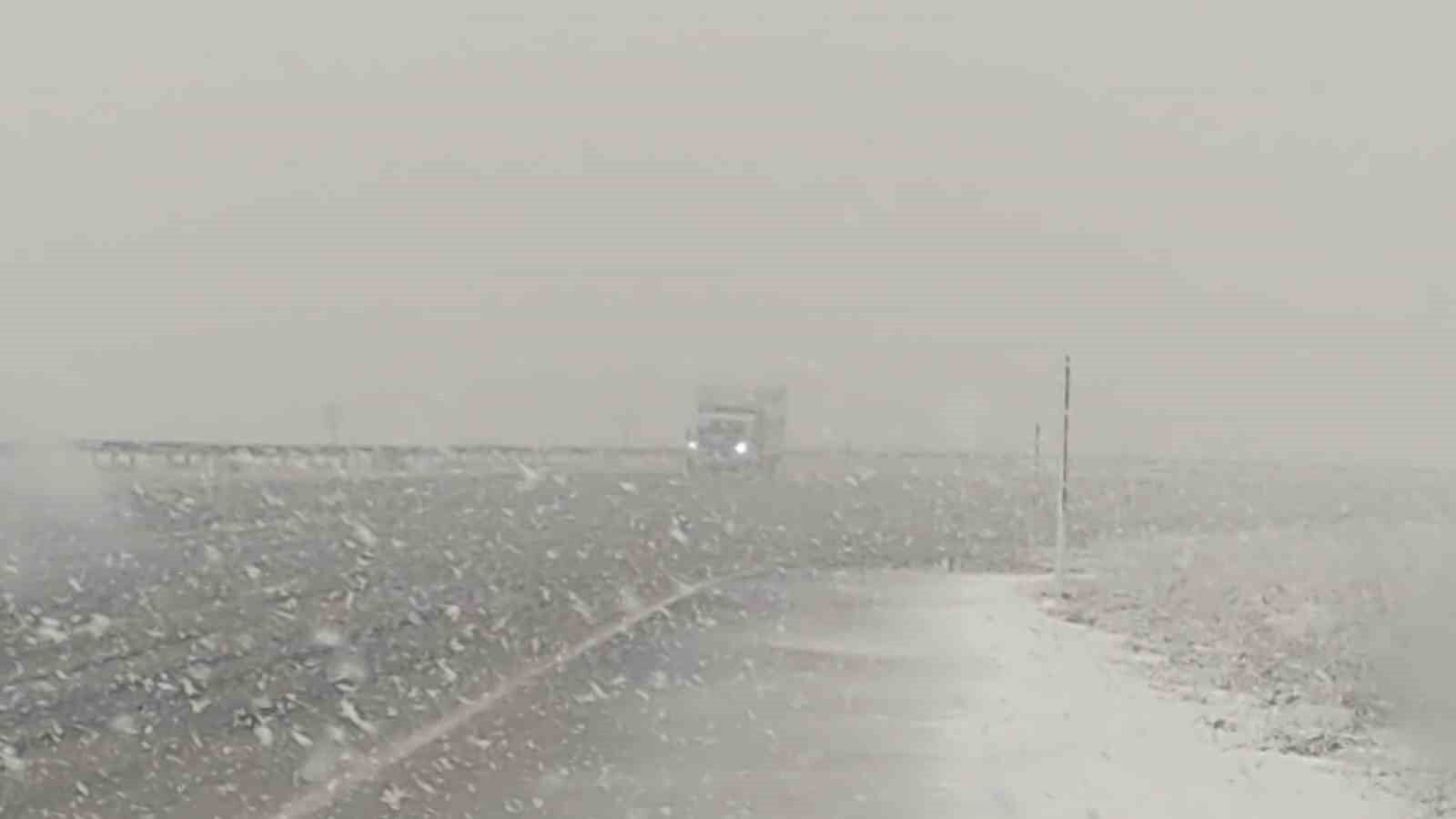 Van’da kar yağışı ve sis Kurubaş Geçidi’nde etkili oluyor