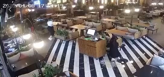 Elazığ’da 2 kişinin yaralandığı silahlı saldırı kamerada