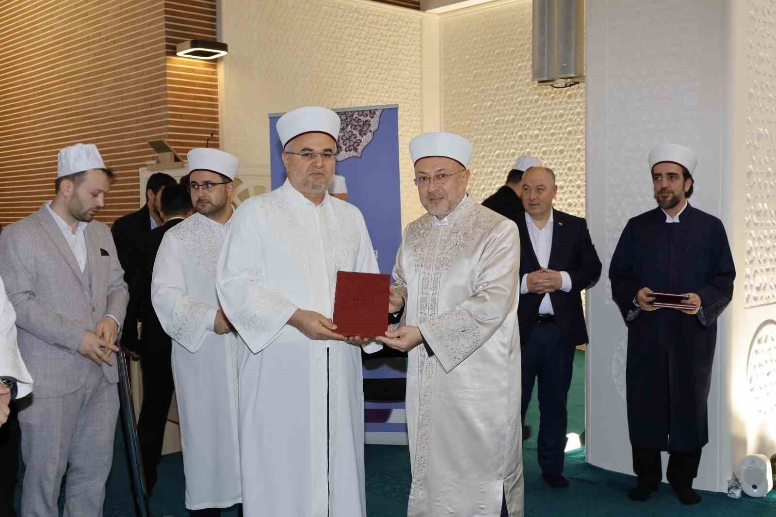 Eğitimlerini tamamlayan din görevleri icazetlerini aldı