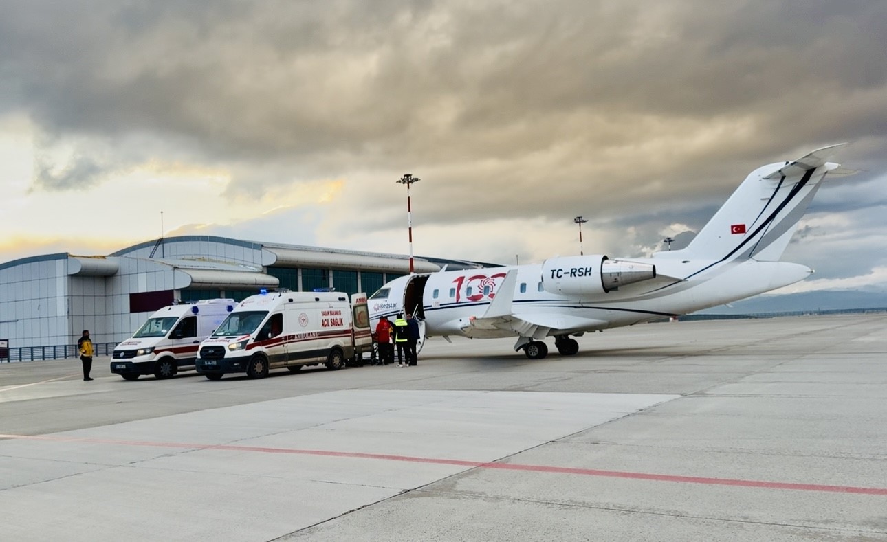 Ambulans uçak, Ağrı’daki bebek ve kalp hastası asker için havalandı