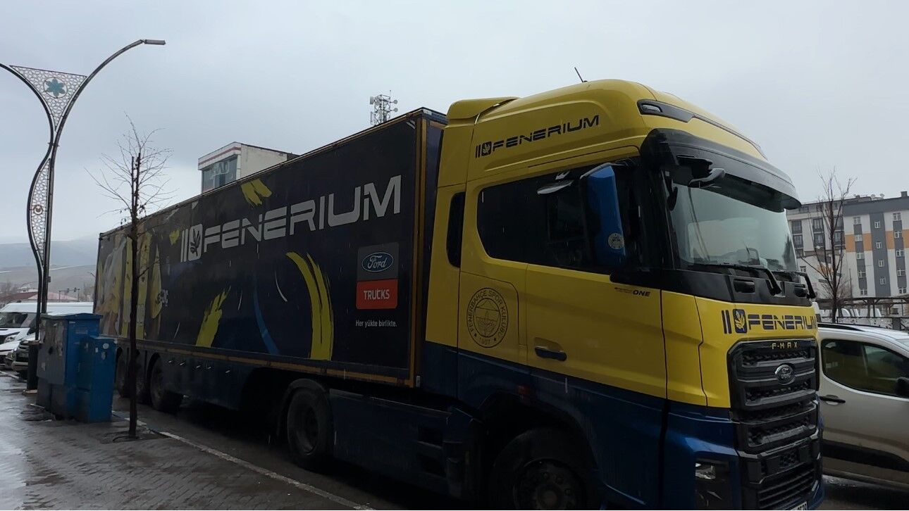 Fenerium Tırı Yüksekova’da ilgiyle karşılandı