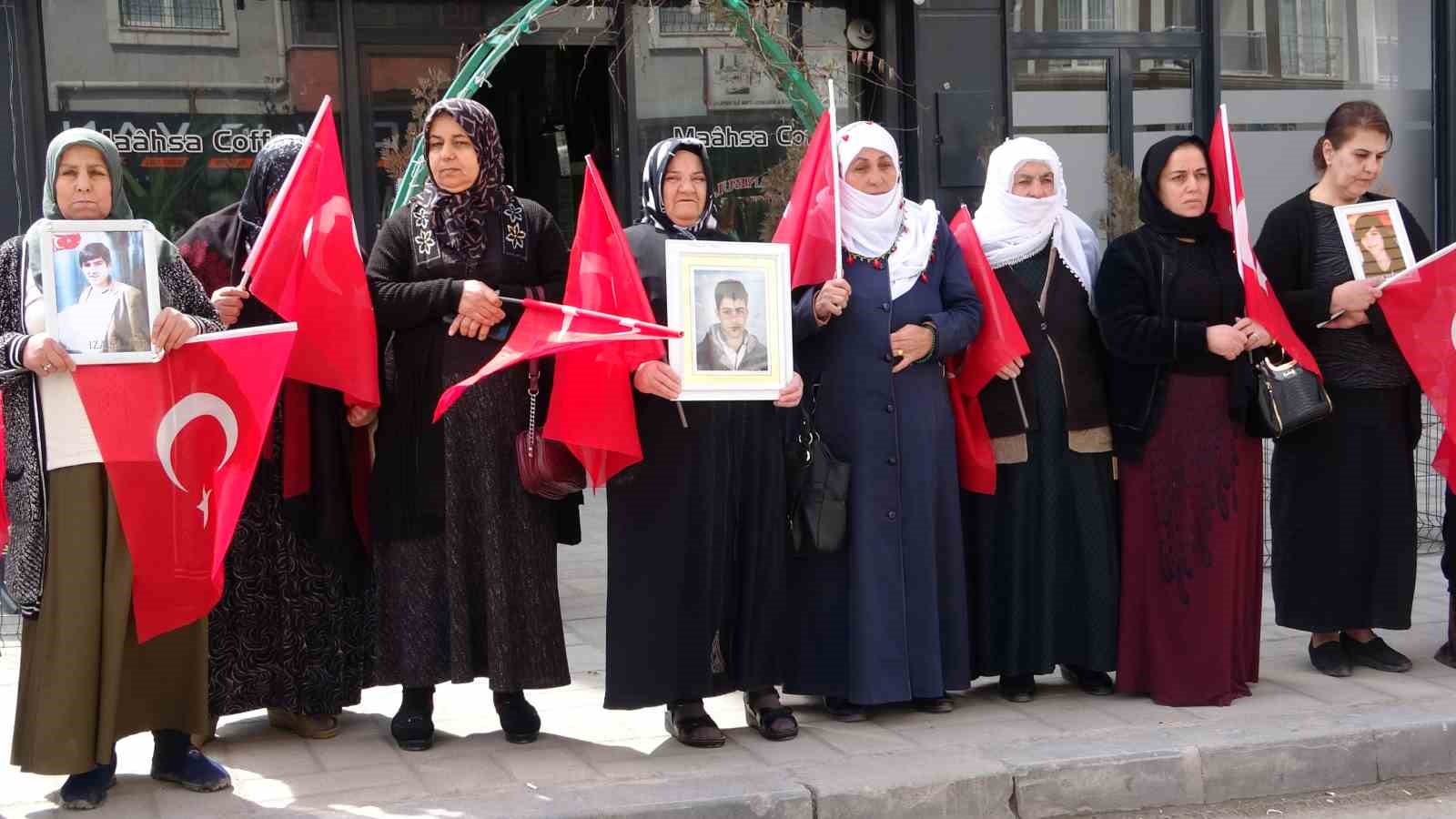 Vanlı annelerin evlat nöbeti 99’uncu haftasında