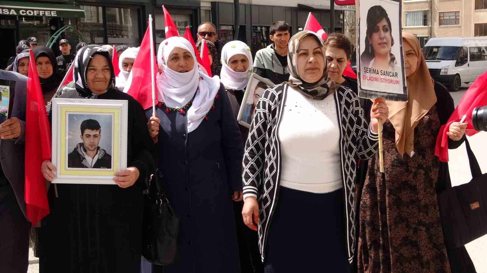 Vanlı annelerin evlat nöbeti 99’uncu haftasında