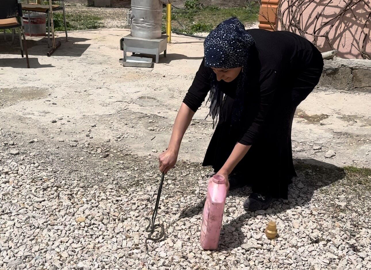 Hakkarili aile iki yıldır yılanlarla yaşıyor