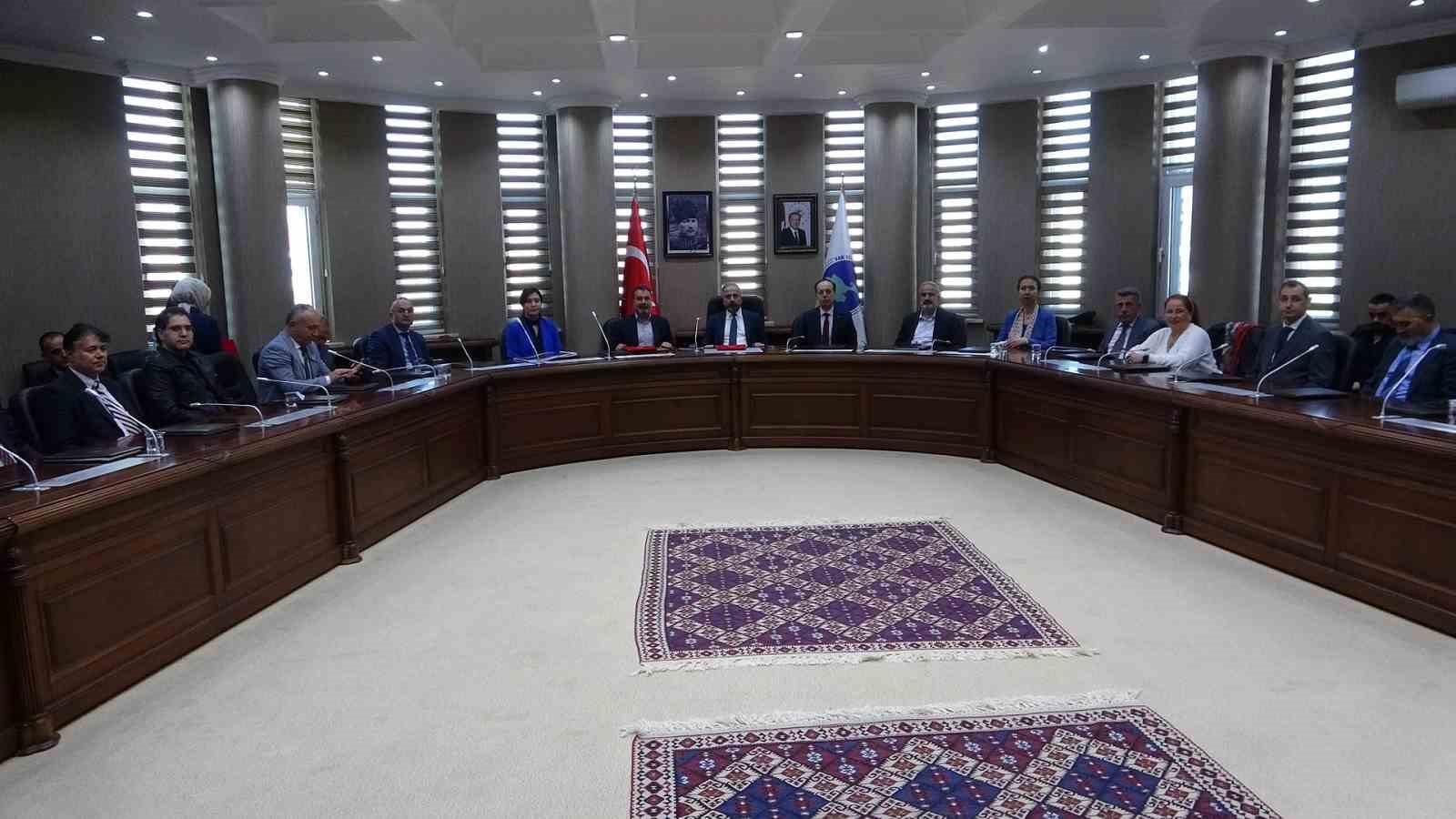 Van YYÜ tarihinde bir ilk