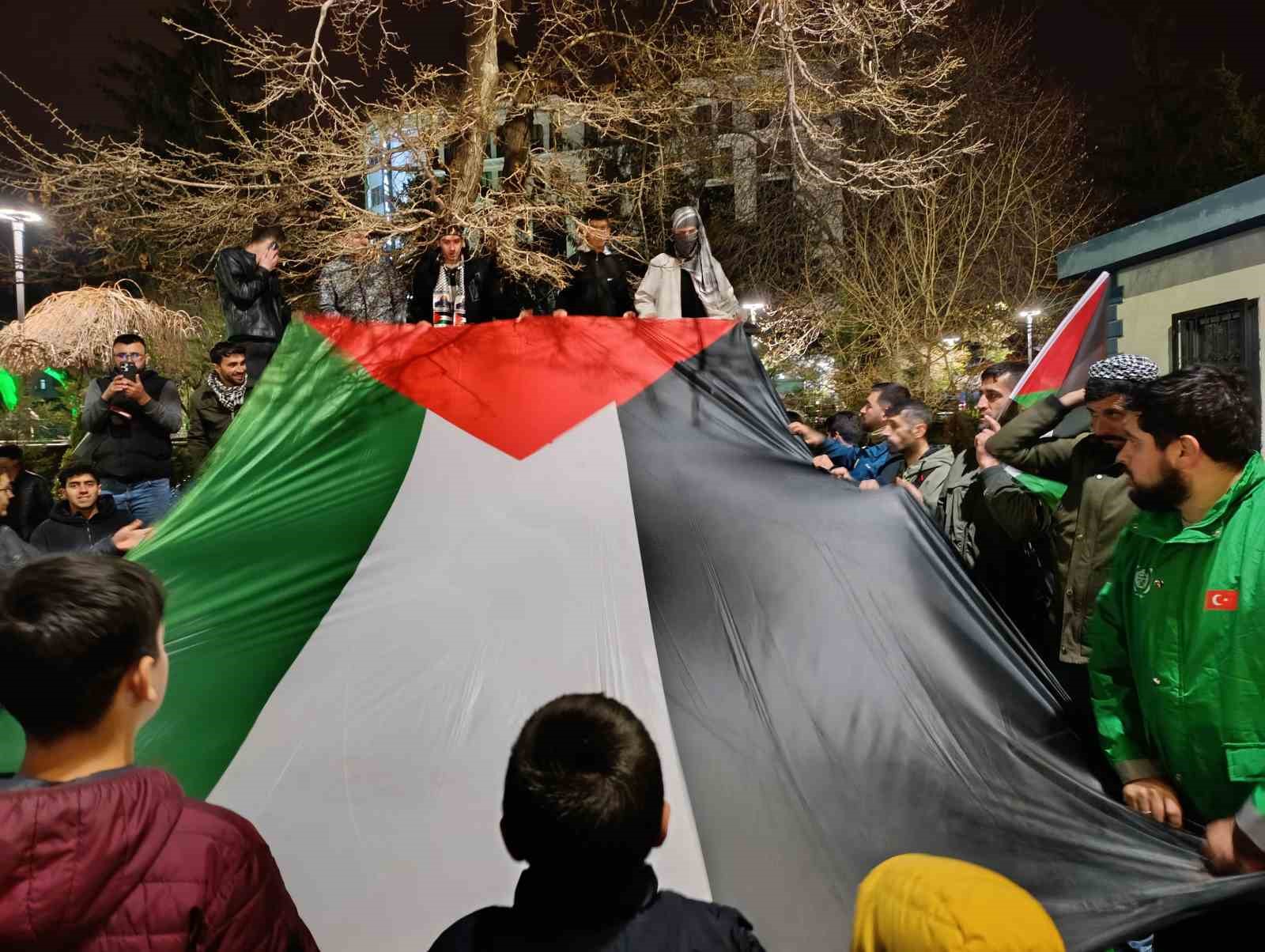 Van’da İsrail’in Gazze’ye yönelik saldırıları protesto edildi