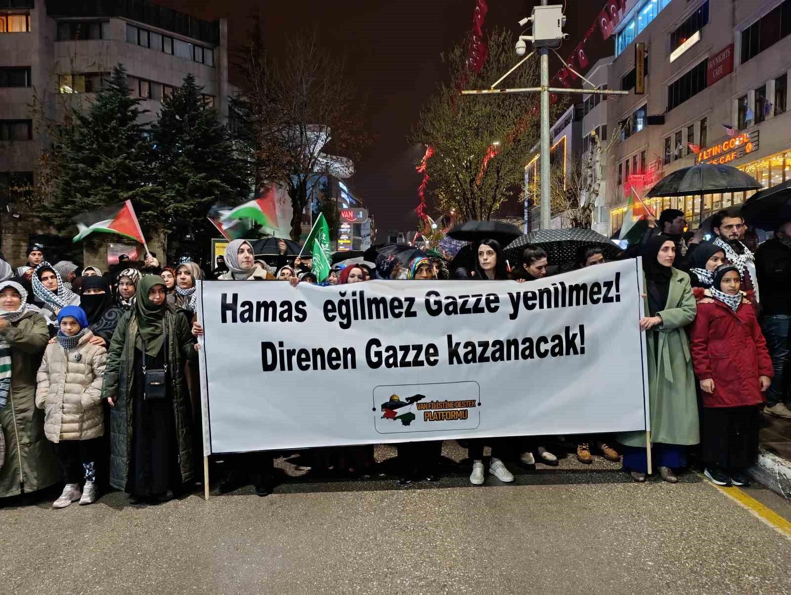 Van’da İsrail’in Gazze’ye yönelik saldırıları protesto edildi