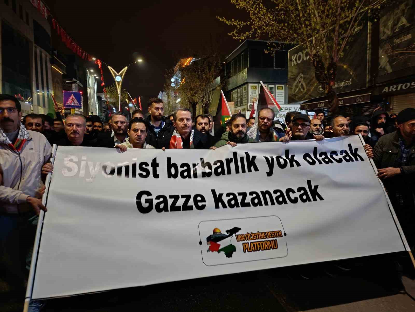 Van’da İsrail’in Gazze’ye yönelik saldırıları protesto edildi