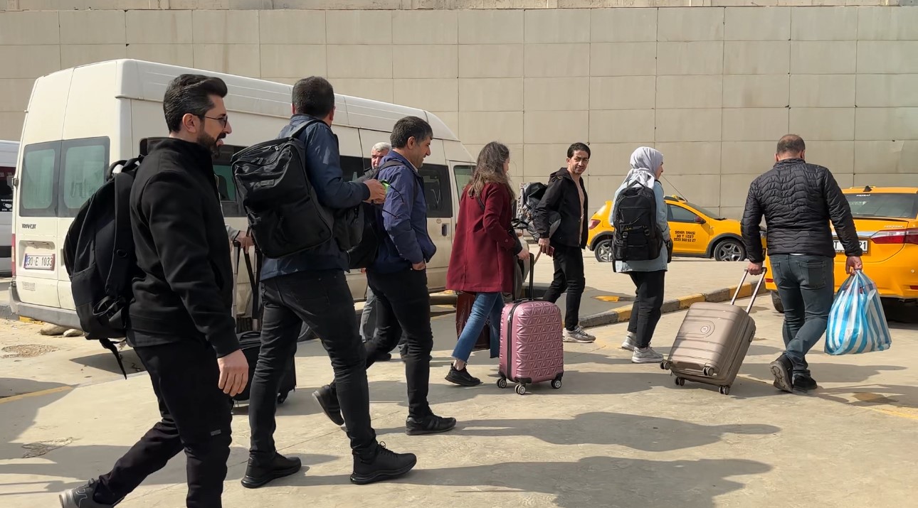 İranlılar Esendere Gümrük Kapısı’nda yoğunluk oluşturdu