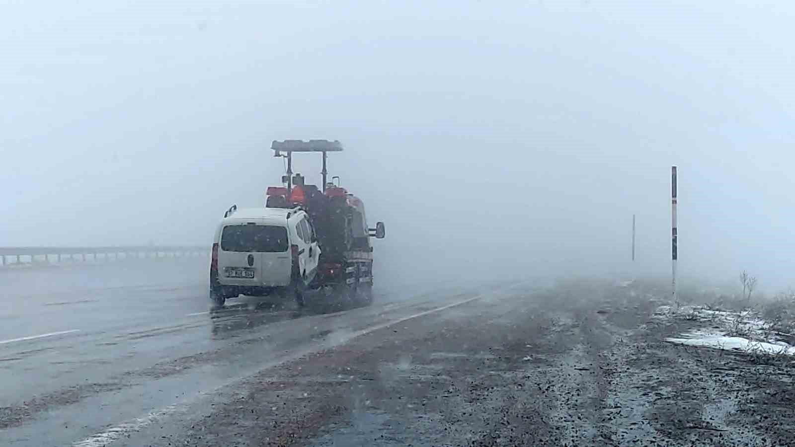 Van’da Nisan karı yağmaya devam ediyor