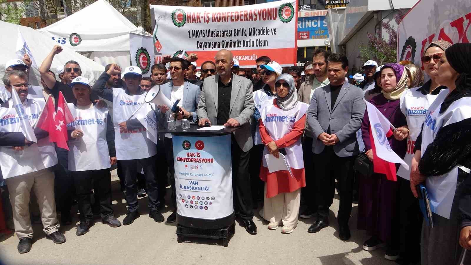 Van’da işten çıkarılan işçilerin buruk ‘1 Mayıs’ kutlaması