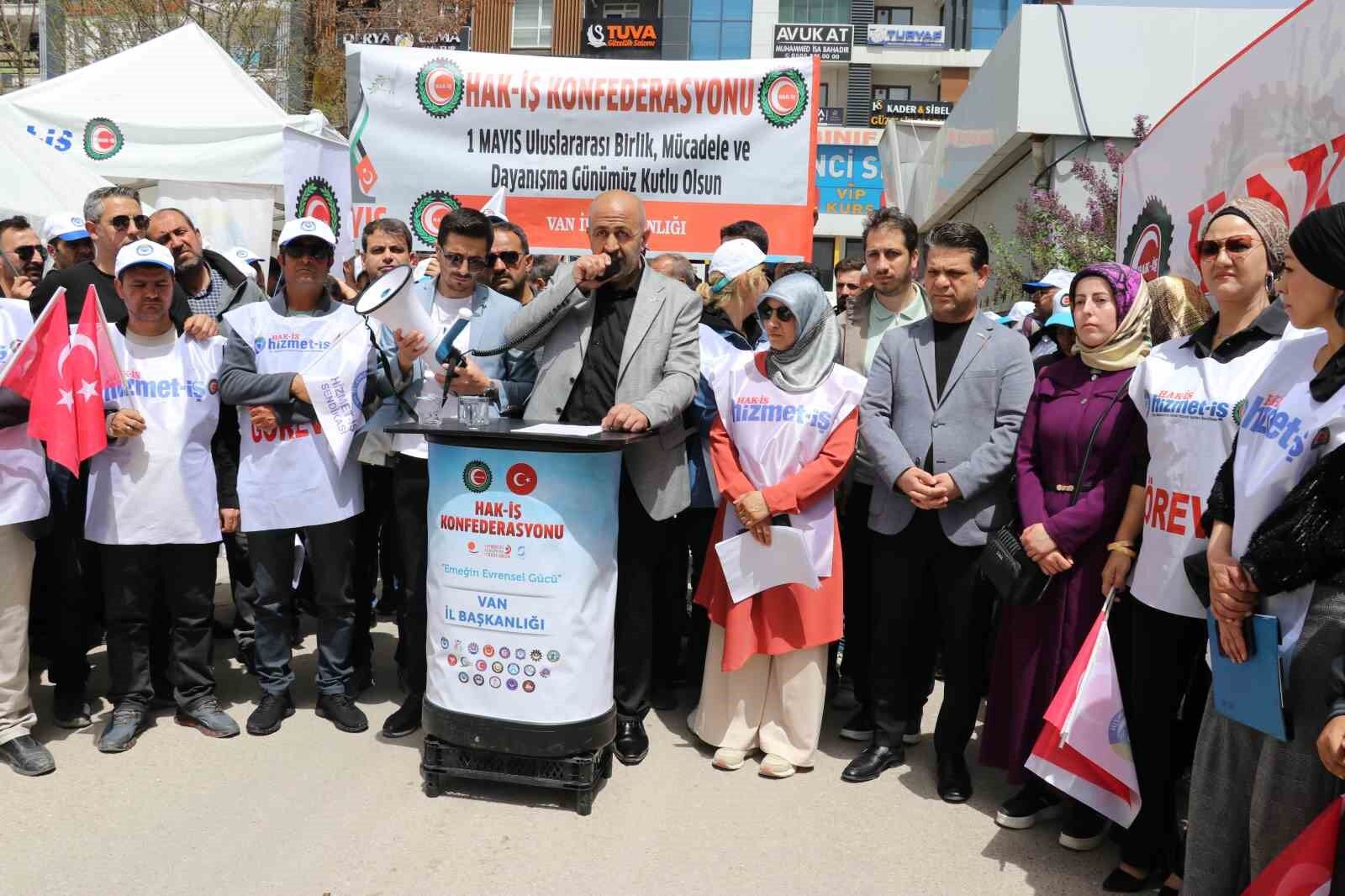 Van’da işten çıkarılan işçilerin buruk ‘1 Mayıs’ kutlaması