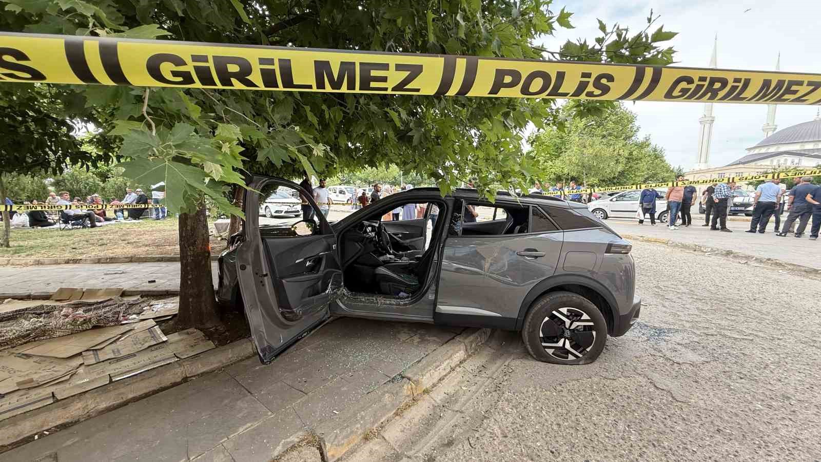 Hastane bahçesinde fren yerine gaza basıldı: 1 ölü, 1 yaralı