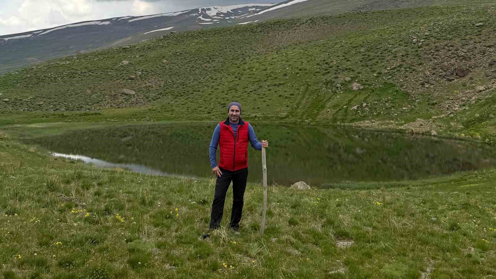 Van’da 2 bin 700 rakımdaki Yıldız Gölleri görüntülendi