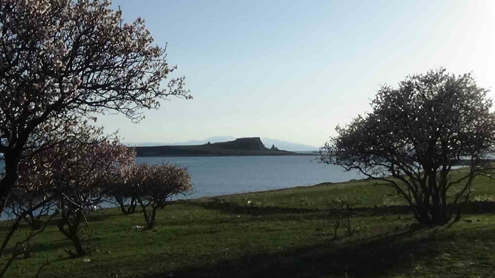 Doğaseverlerin yeni rotası Çarpanak yarımadası