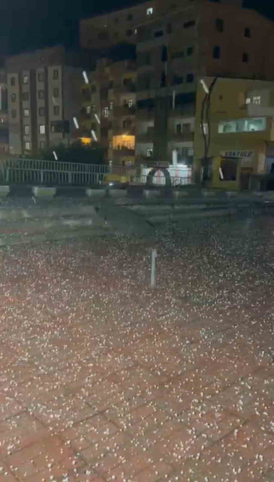 Şemdinli’de misket büyüklüğünden dolu yağdı