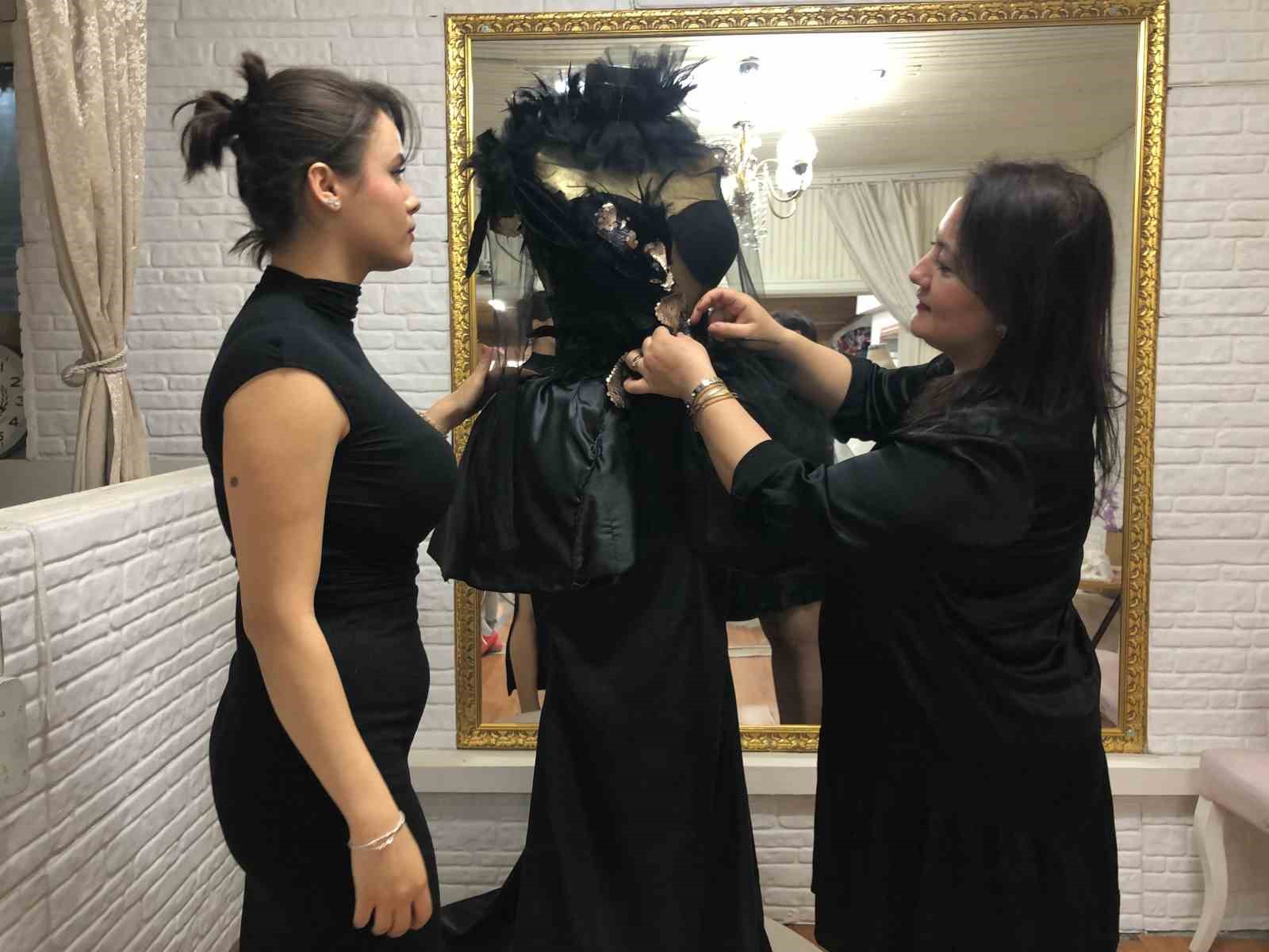 Üniversite okuyup edindiği mesleğini bırakıp gelinlikçi oldu