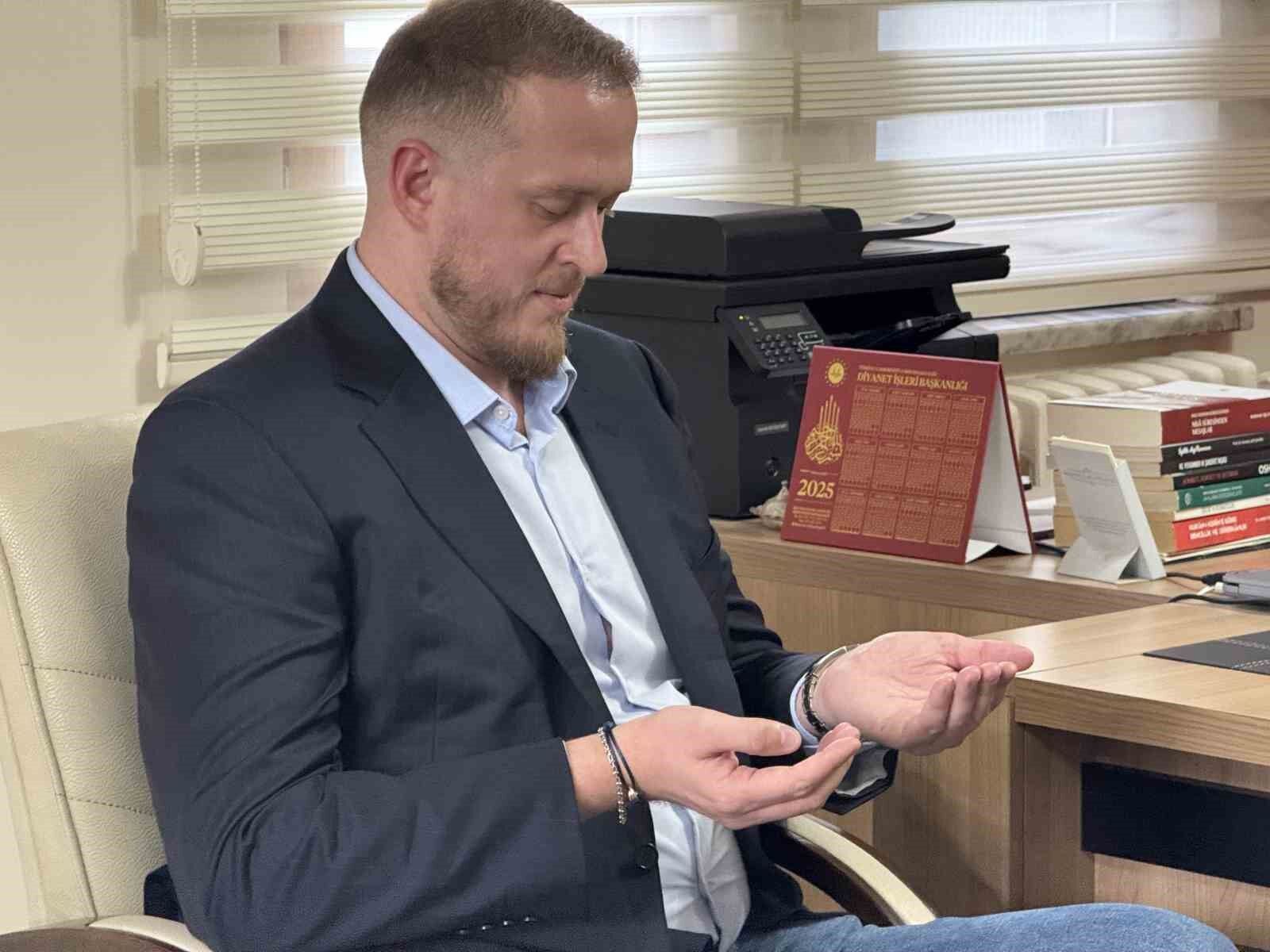 İngiliz Simon, sevdiği kadın için müslüman oldu: Yeni adı ‘Sinan’