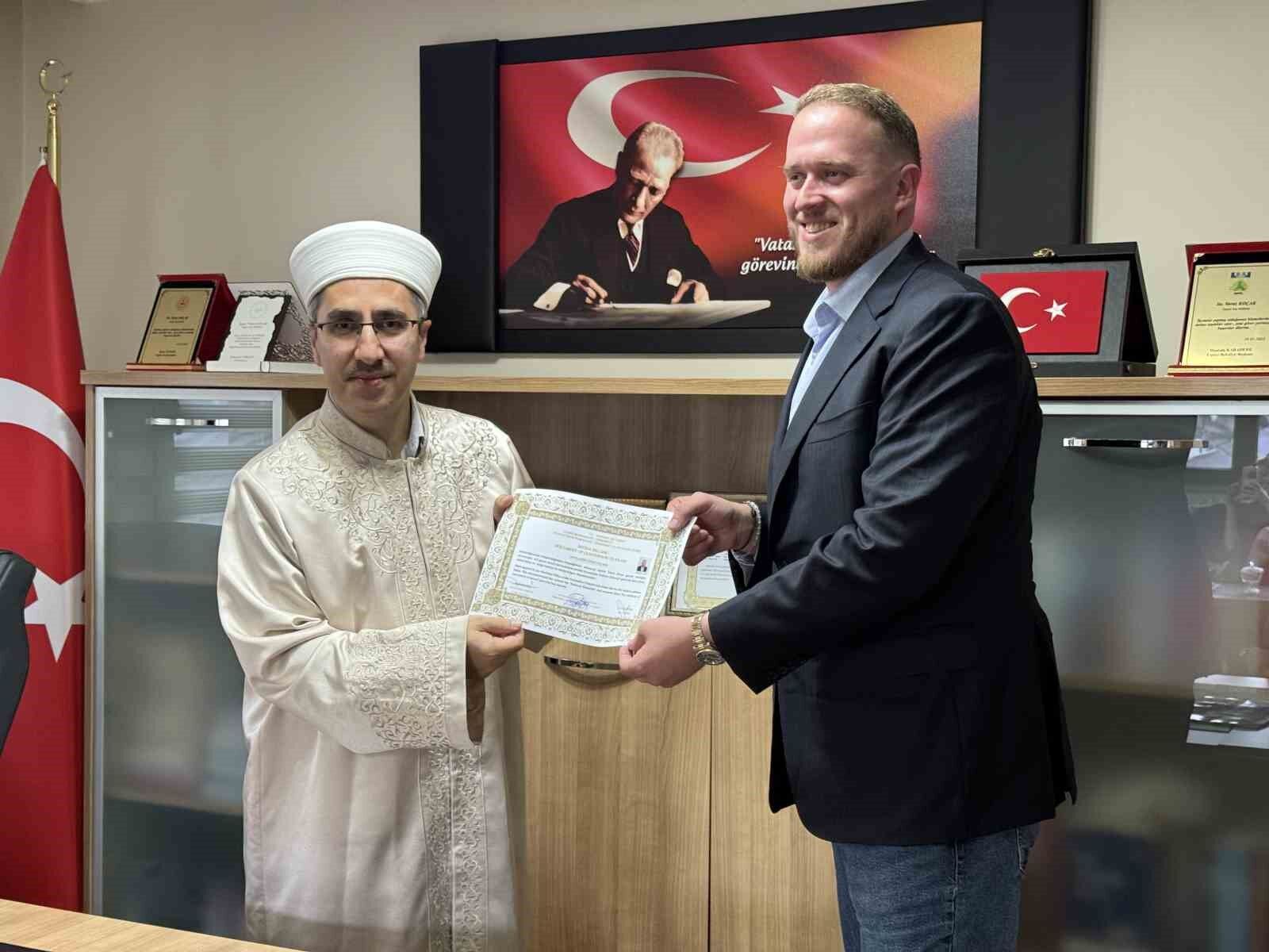 İngiliz Simon, sevdiği kadın için müslüman oldu: Yeni adı ‘Sinan’